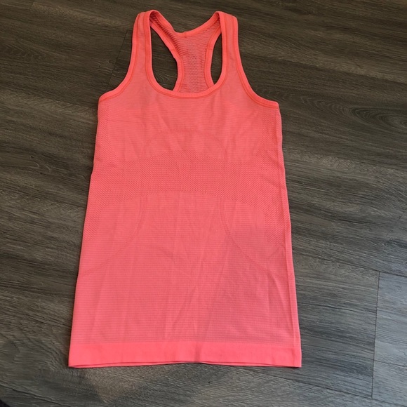 Lululemon Run: Swiftly Racerback Flash - Picture 2 of 11